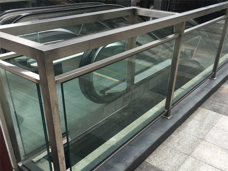 電梯不銹鋼護(hù)欄 電梯不銹鋼護(hù)欄